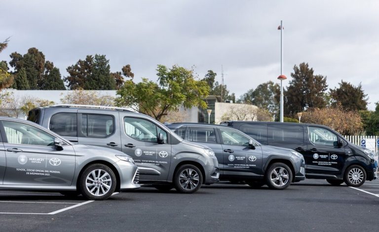 Toyota se vuelca con el bádminton en Huelva