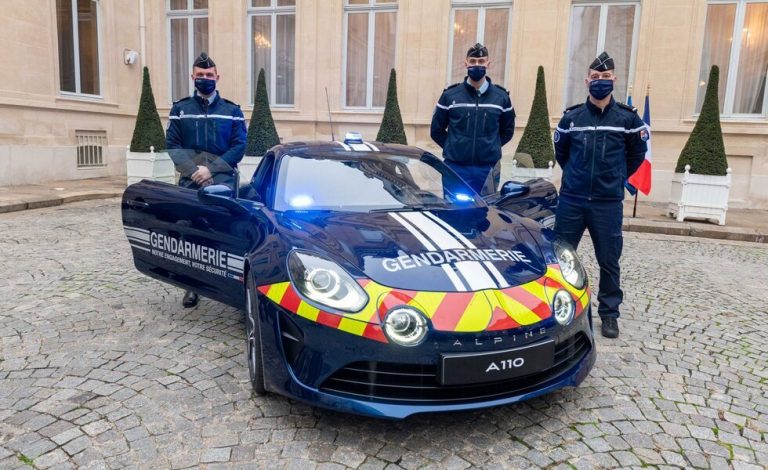 La policía francesa estrena 26 unidades del Alpine A110