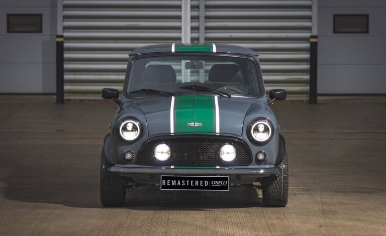 David Brown Automotive entrega la primera unidad del Mini Remastered
