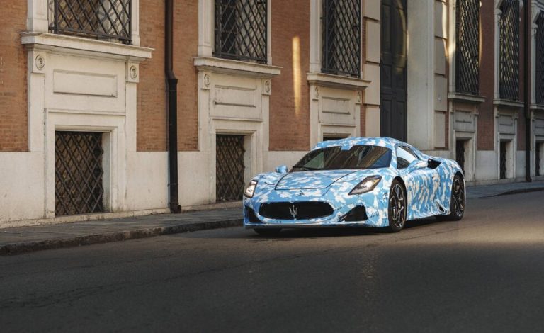 Maserati MC20 Cabrio. Se deja ver por Italia