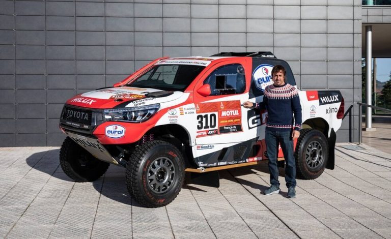 El Toyota Hilux Dakar ya forma parte del Museo Fernando Alonso