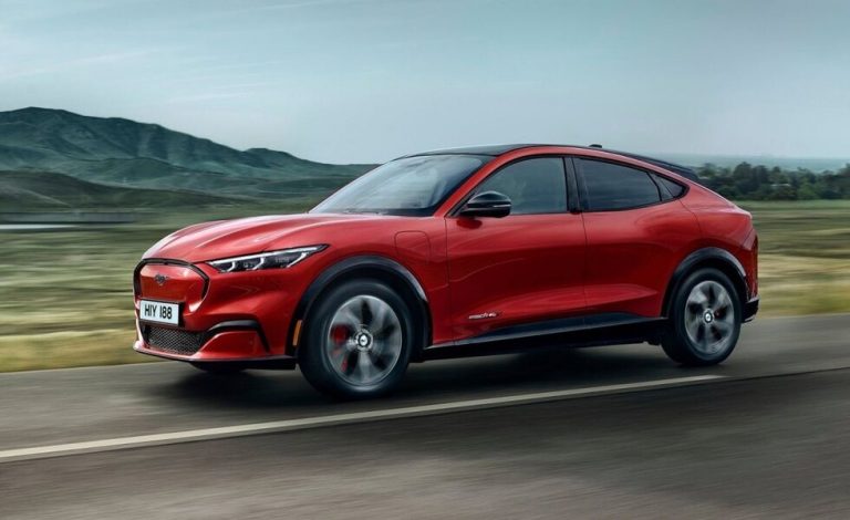 ¿Sabes cuanto cuesta la batería de un Mustang Mach-e? Más cara que un Puma