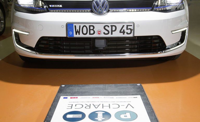V-Charge. La nueva forma que tiene Volkswagen de cargar tu coche eléctrico