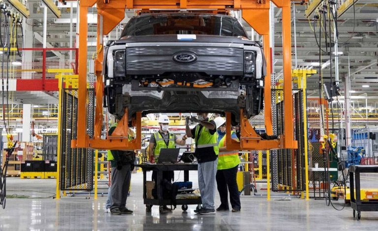 Ford F-150 Lightning. Comienza a fabricarse al ritmo de 150.000 por año