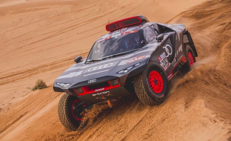 Llega la primera victoria de Carlos Sainz con Audi en el Dakar