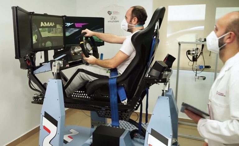 El simulador de competición de Hyundai ayuda a pacientes con daño cerebral