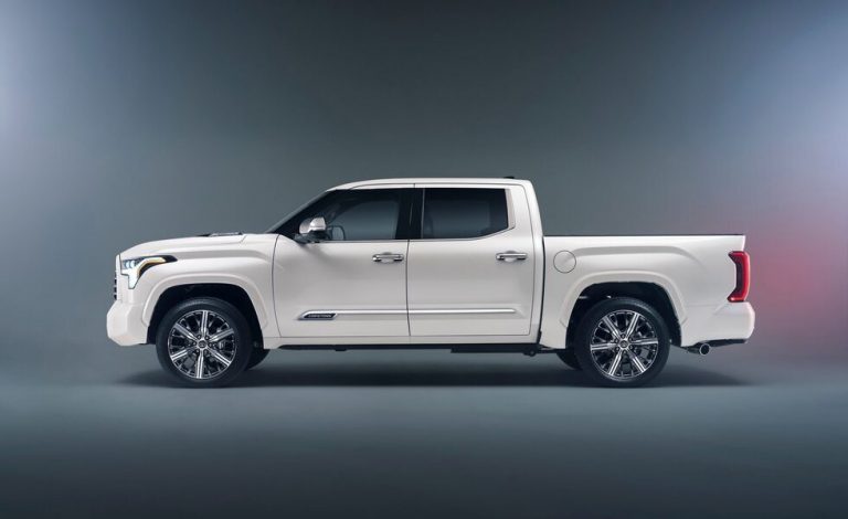 Toyota Tundra Capstone. Tan lujoso como inmenso