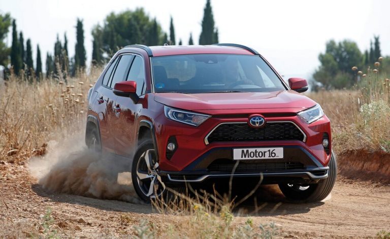 Toyota RAV4 Plug-in Hybrid. El paso intermedio