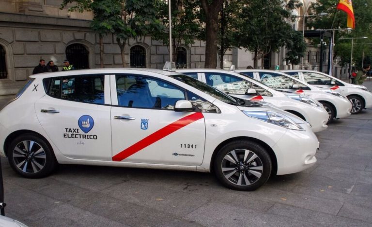 Madrid no prohibirá las VTC pero ayudará al Taxi a ser 'más competitivo y moderno'