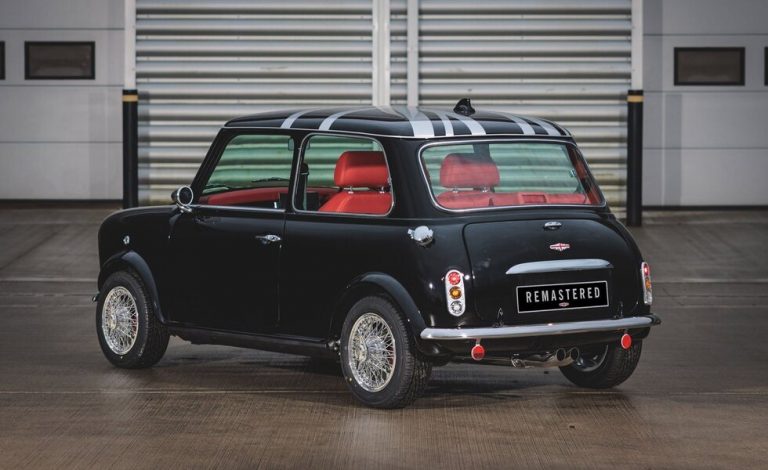 El llamativo Mini Cooper remasterizado por David Brown Automotive