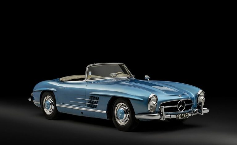 Mercedes-Benz 300 SL Roadster. ¿Quieres esta joya de Juan Manuel Fangio?