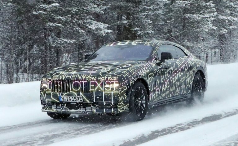 Rolls-Royce Spectre. La fase de pruebas continúa en la nieve