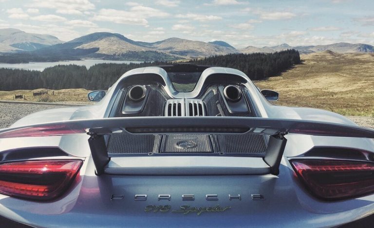 Porsche y los motores V8, un amor sin caducidad