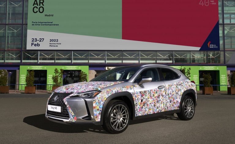 Lexus UX Sticker Bomb, una obra de arte más en ARCOmadrid