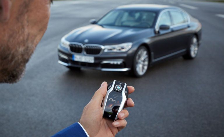 BMW Serie 7. La llave que aparcará nuestro coche