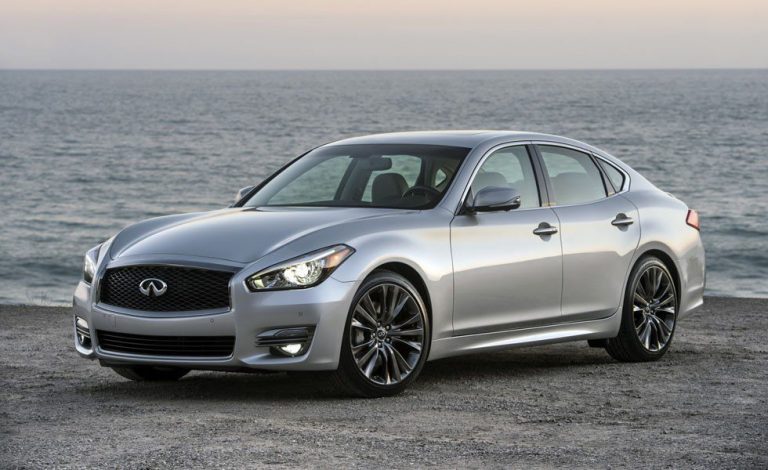 Infiniti Q70. La versión Premium estará en el Pebble Beach