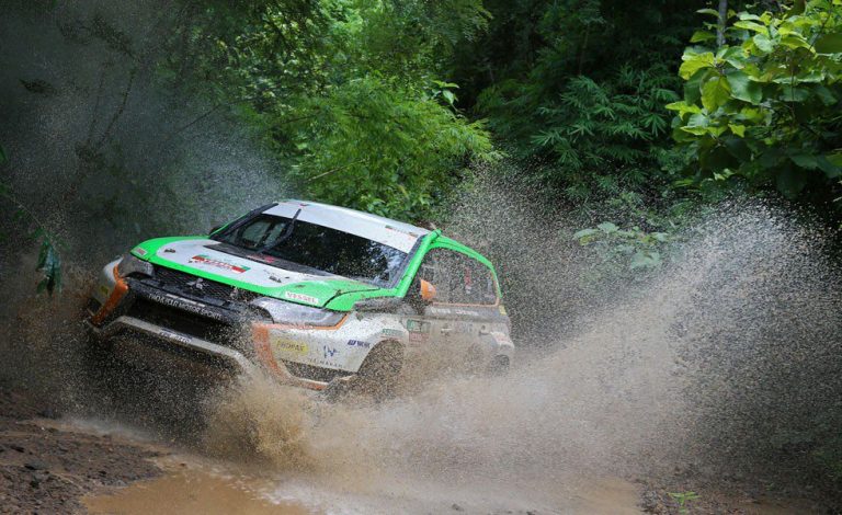 Mitsubishi Outlander PHEV Rally Car. Testado en la alta competición