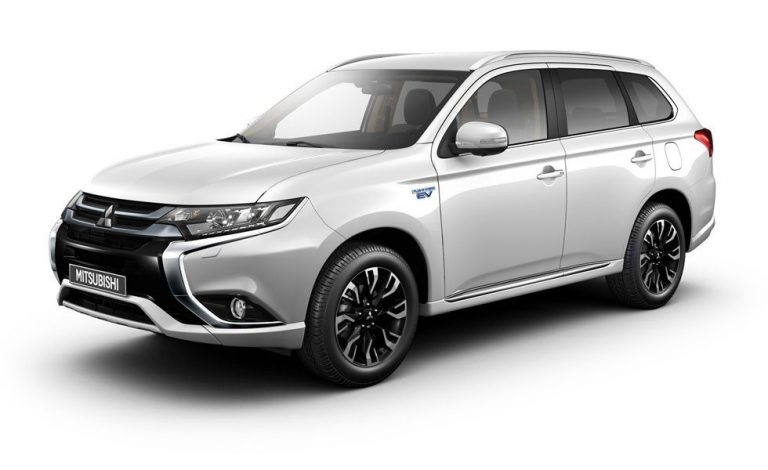 Mitsubishi Outlander PHEV. El renovado plug-in japonés llega a Europa