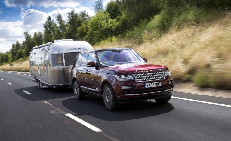 Land Rover Transparent Trailer. Tecnología que hará invisible tu remolque