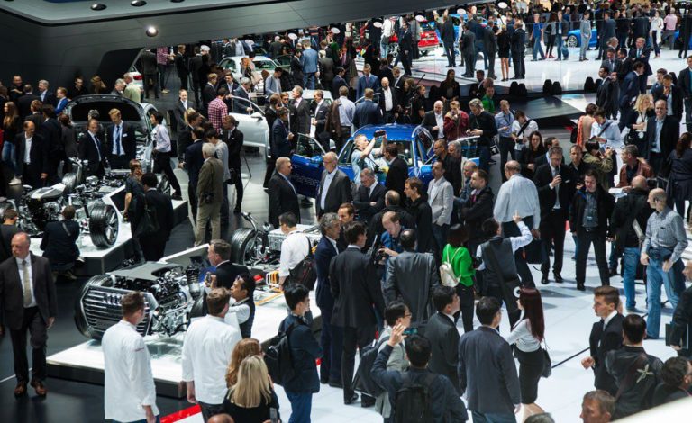 16 kilómetros de coches