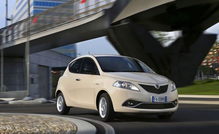 Lancia Ypsilon 2016. Completa revisión para su 30 cumpleaños
