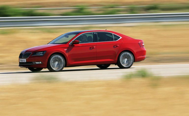 Skoda Superb 2.0 TDI. Se mire como se mire, 'cochazo'