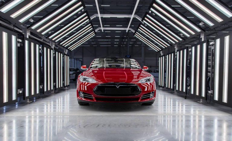 Tesla. Estrena fábrica en Holanda