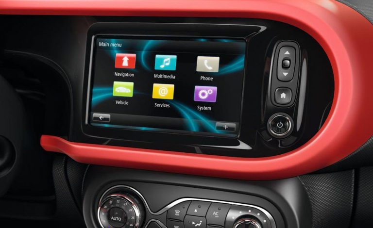 Renault R-Link: Facebook en tu coche