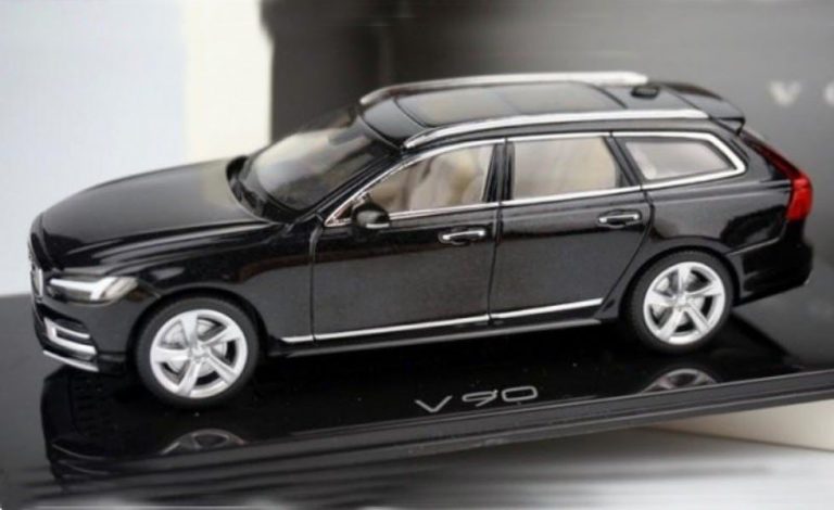 Volvo V90. Un familiar de lujo, a escala