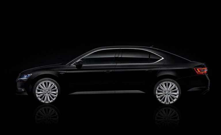 Skoda Superb Black Crystal. Simplemente brillante