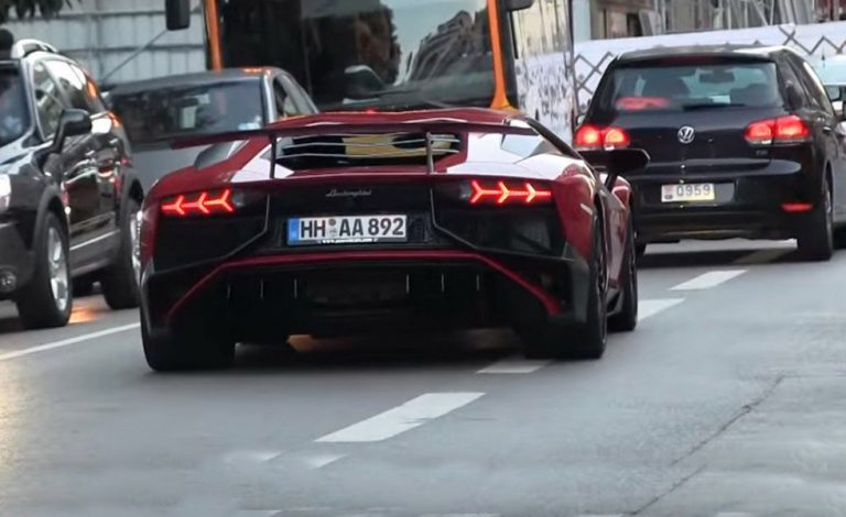 Lamborghini Aventador LP750-4 SV. Puedes alquilar esta unidad en Mónaco