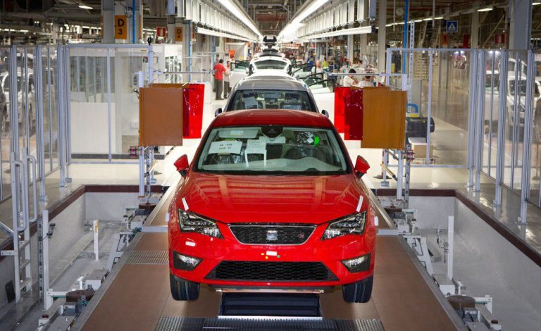 Seat reduce costes para mantener la inversión en España