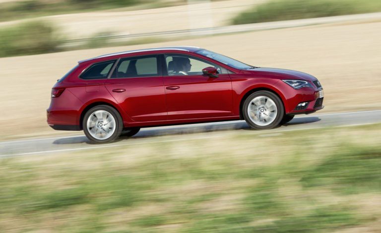 Seat León, líder en octubre; Citroën C4, el más vendido del año