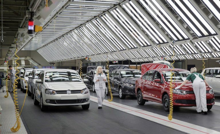 VW admite fraude en los motores de gasolina. 50.000 afectados por emisiones de CO2 falsas en España