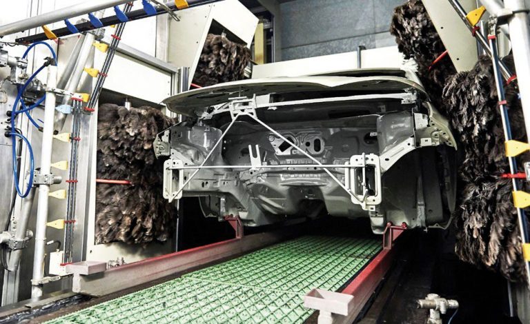 Ford enseña su planta de pinturas de Almussafes