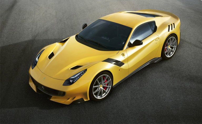 Ferrari F12 tdf. Aunque te sobrara el dinero, tu momento pasó