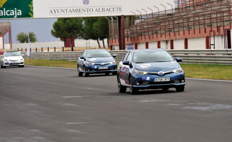 Resistencia 24 horas híbridas Toyota. Pilotar gastando poco