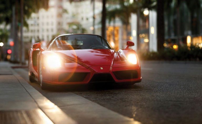 Ferrari Enzo. Floyd Mayweather vende uno de sus «cavallinos rampantes»