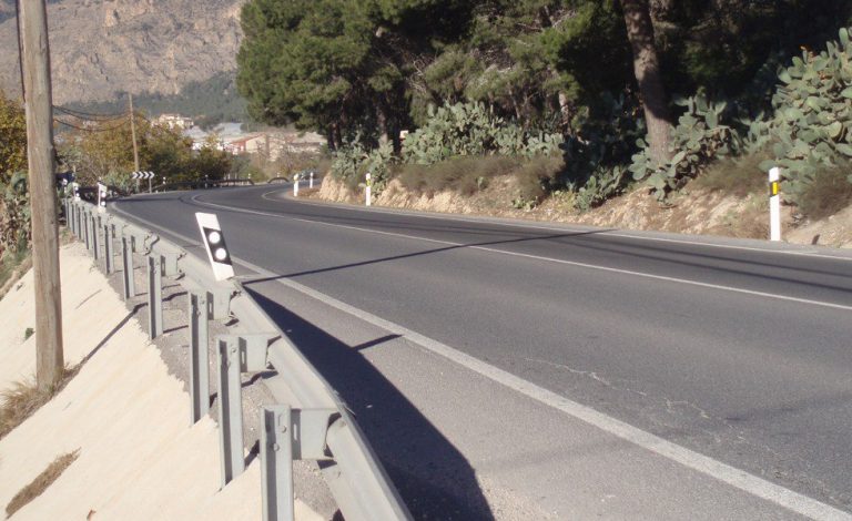 Examen a las carreteras. 3.500 km de riesgo elevado en España