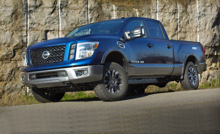 Nissan Titan XD 5.6 V8. En Estados Unidos adoran la gasolina