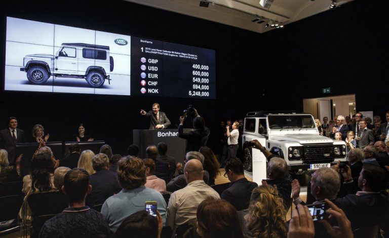 Land Rover Defender 2.000.000. Adjudicado por 549.000 euros