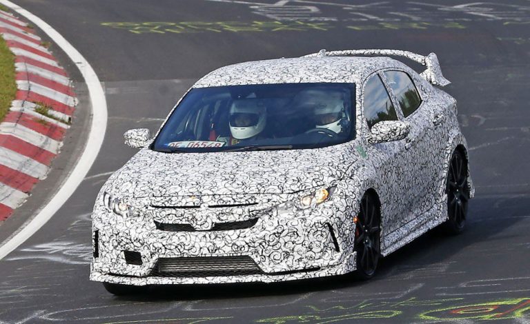 Honda Civic Type R. También el sedán