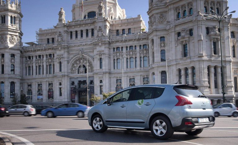 Prohibición total por alta contaminación. «Bula» para los coches con alta ocupación