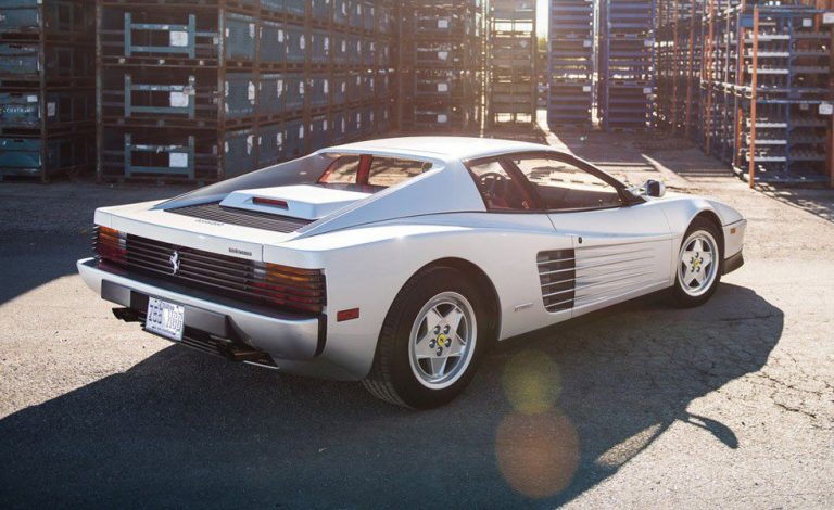 Ferrari Testarossa. Este ejemplar sólo tiene 4.900 kilómetros