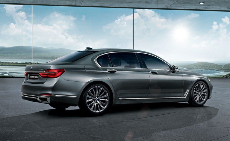 BMW 730i. El motor de cuatro cilindros llega a su buque insignia