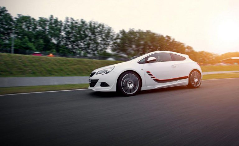 Opel Astra GTC Turbo i 1400. Tocado por Irmscher