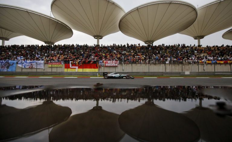 Rosberg aprovecha sus oportunidades