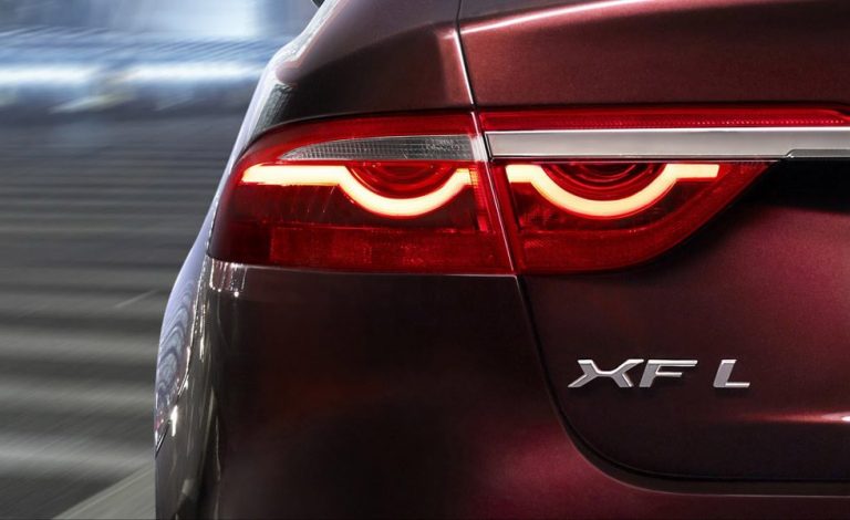 Jaguar XF L. También con batalla alargada