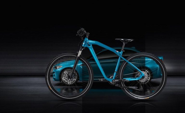 BMW M Bike. Un BMW M2 Coupé con dos ruedas