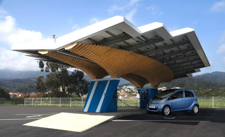 Peugeot Design Lab. Creando las gasolineras eléctricas del futuro